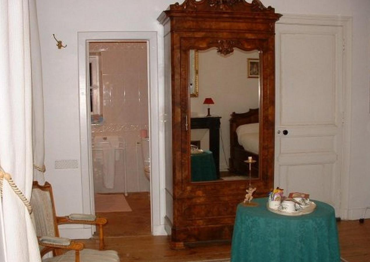 Chambres D'Hotes Le Pont Romain Montfort-le-Gesnois Экстерьер фото